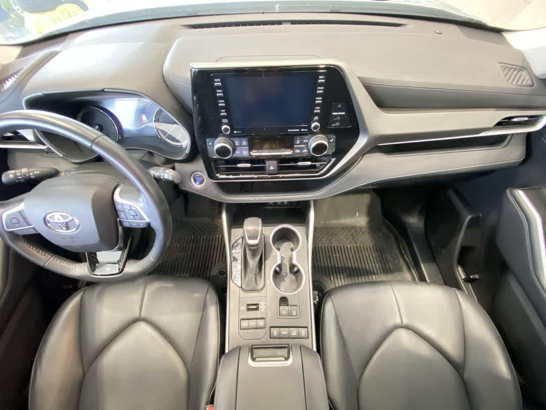 Thumbnail: 2021 Toyota Highlander - 23