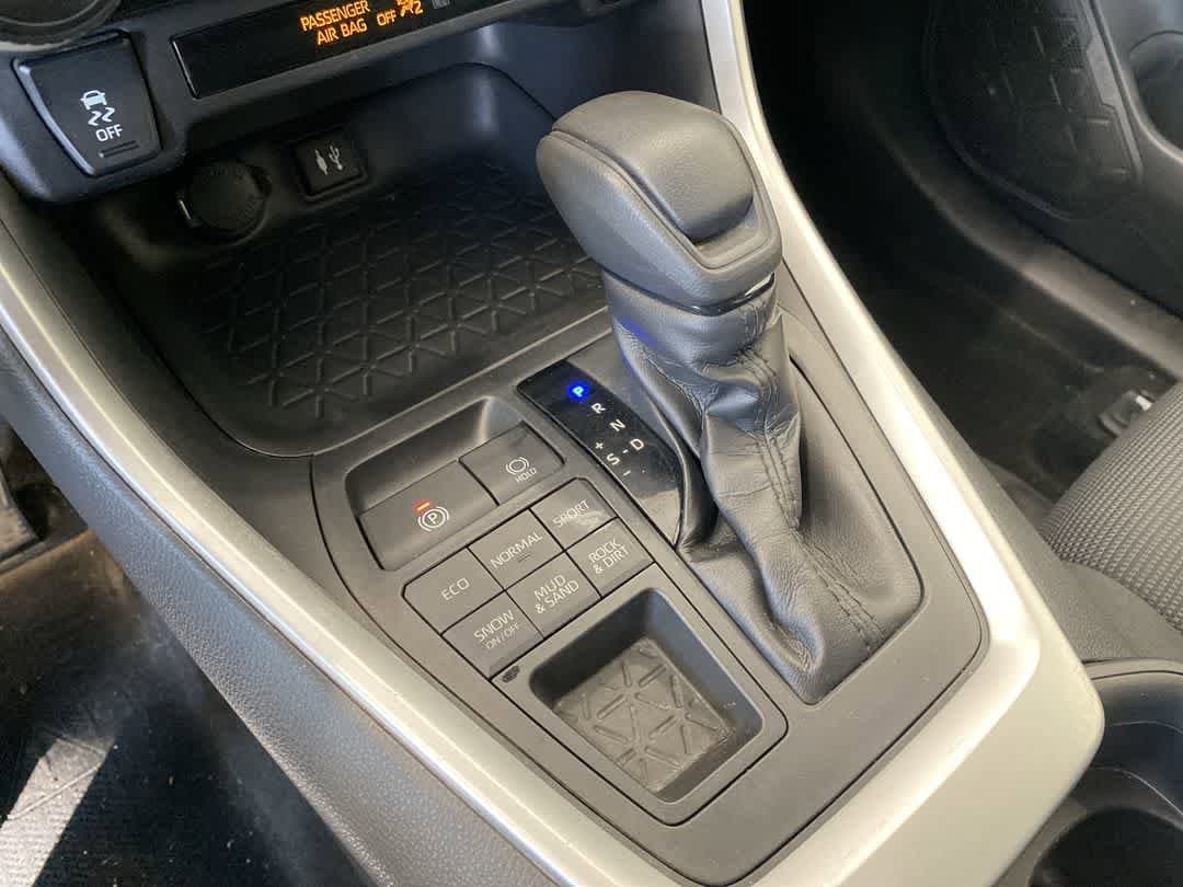 Thumbnail: 2019 Toyota RAV4 - 21