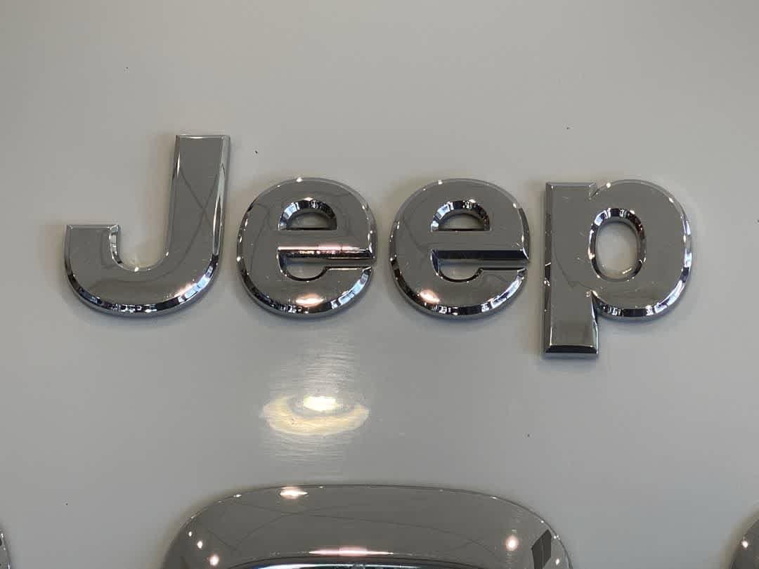 Thumbnail: 2017 Jeep Cherokee - 10