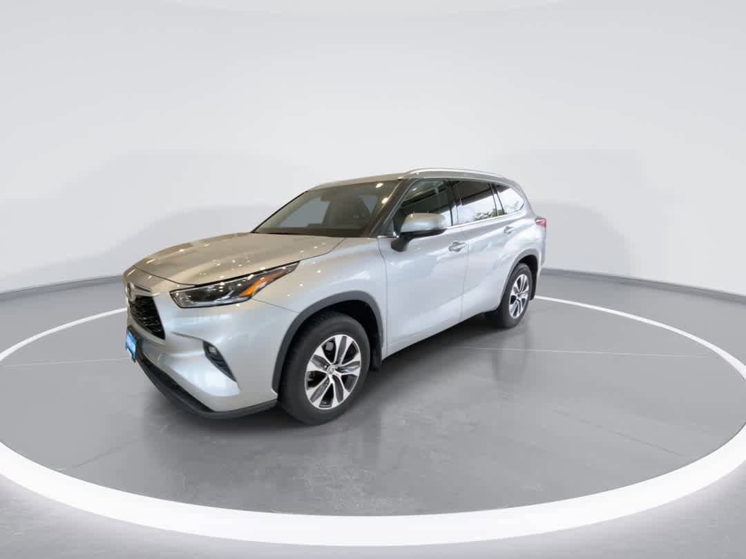 Thumbnail: 2021 Toyota Highlander - 4