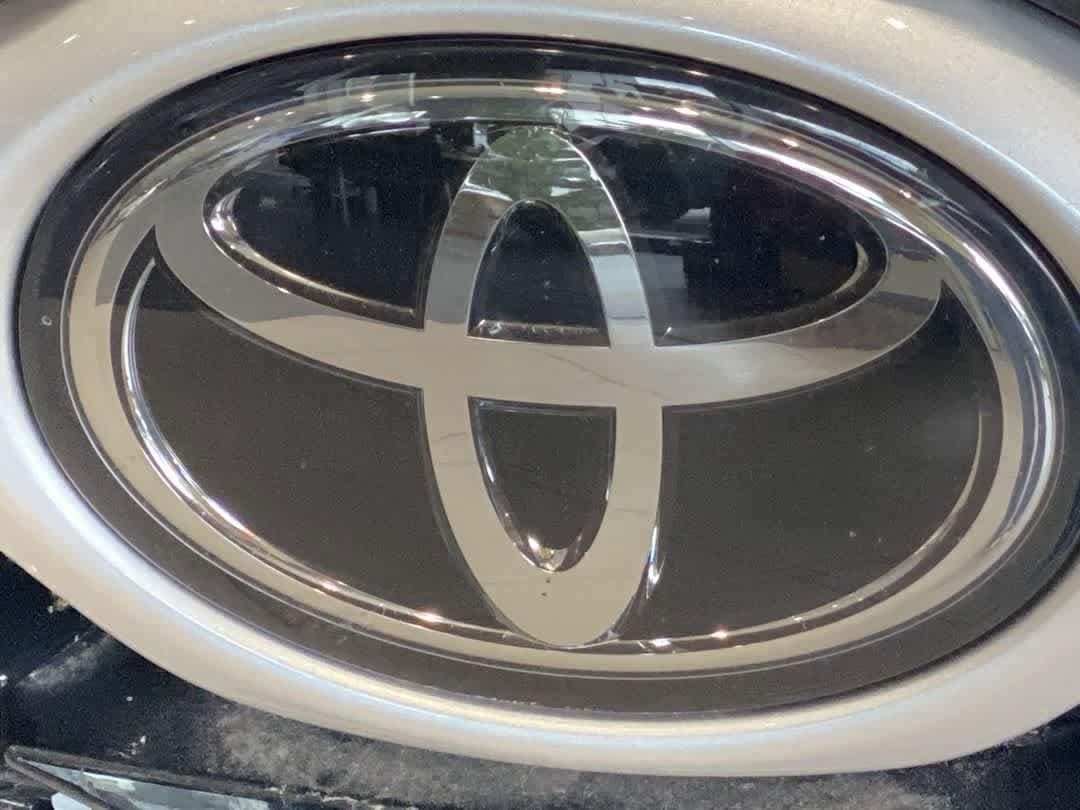 Thumbnail: 2021 Toyota Highlander - 10