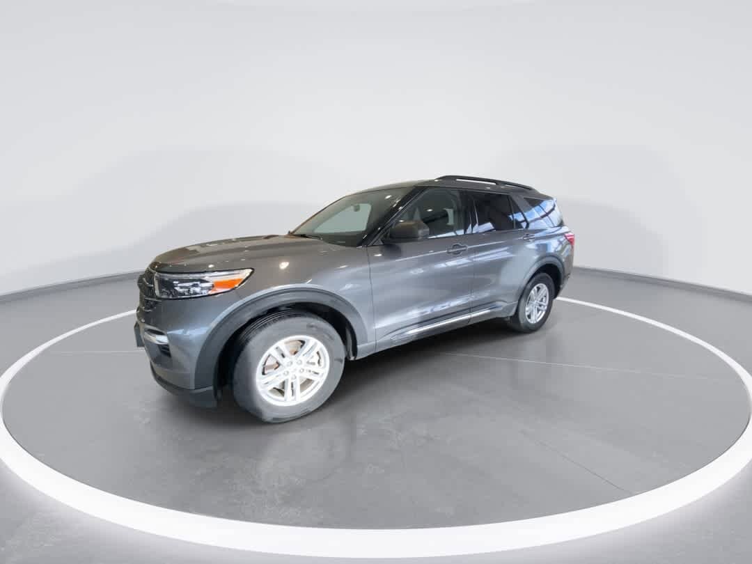 2023 Ford Explorer XLT photo 3