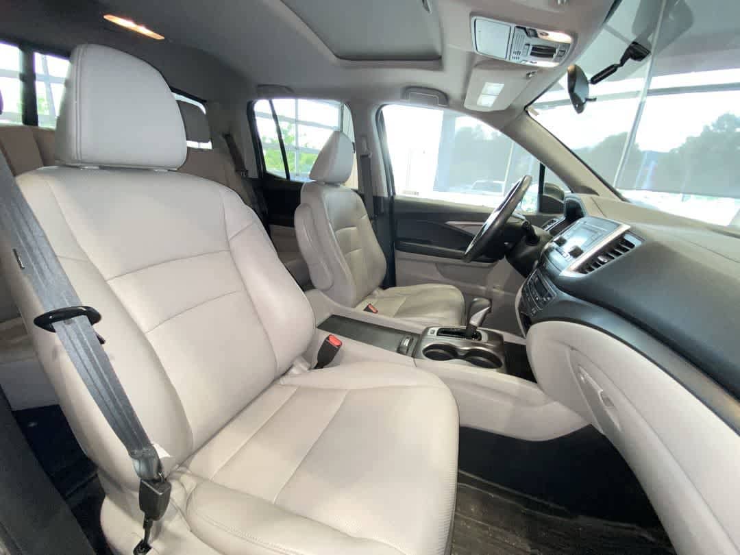 Thumbnail: 2019 Honda Ridgeline - 26