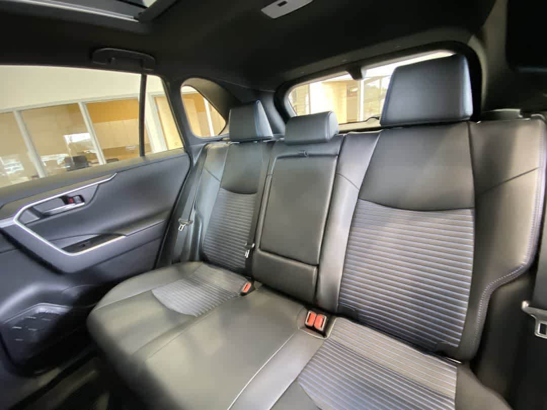 Thumbnail: 2022 Toyota RAV4 - 26