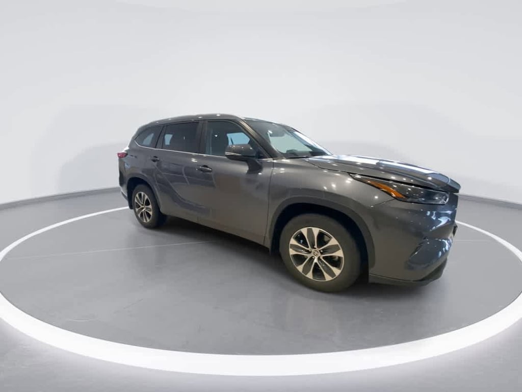 Used 2023 Toyota Highlander XLE SUV