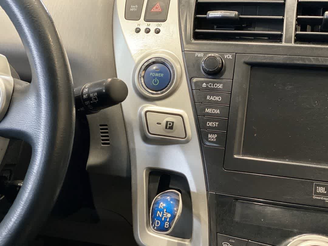 Thumbnail: 2013 Toyota Prius v - 23