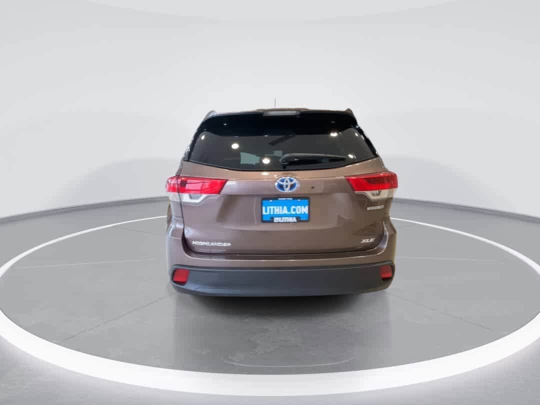 Thumbnail: 2019 Toyota Highlander - 7