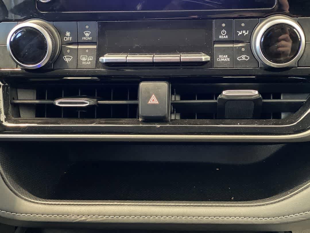 Thumbnail: 2024 Toyota Highlander - 21