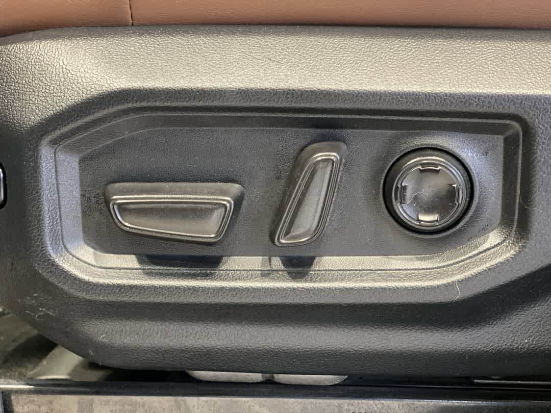 Thumbnail: 2025 Toyota Tundra - 15