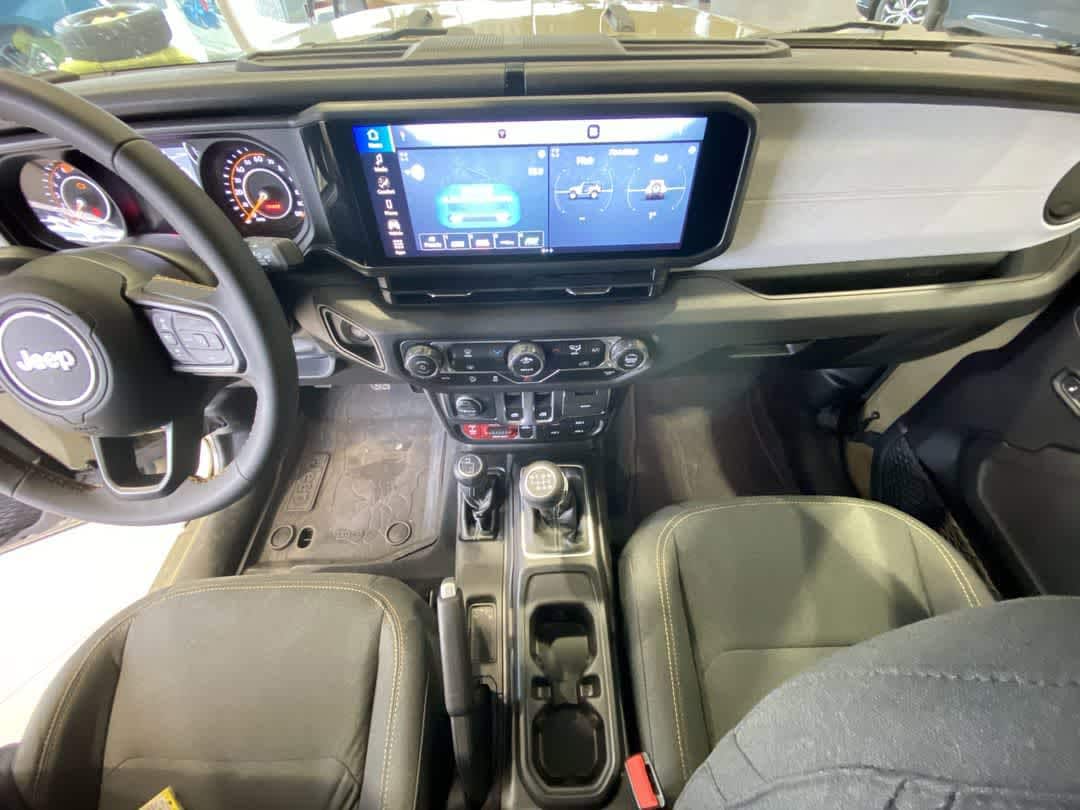 Thumbnail: 2025 Jeep Wrangler - 22