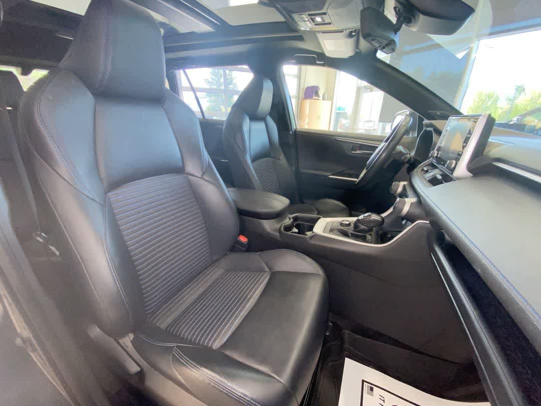 Thumbnail: 2020 Toyota RAV4 - 28