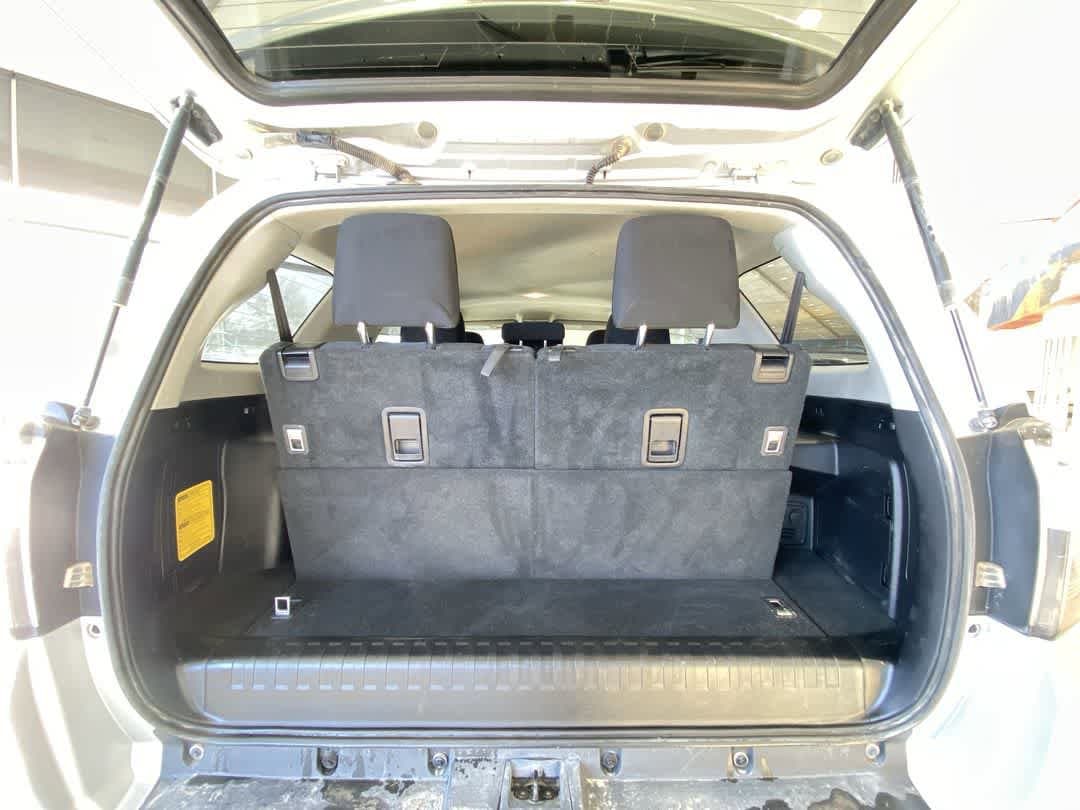 Thumbnail: 2019 Toyota 4Runner - 25