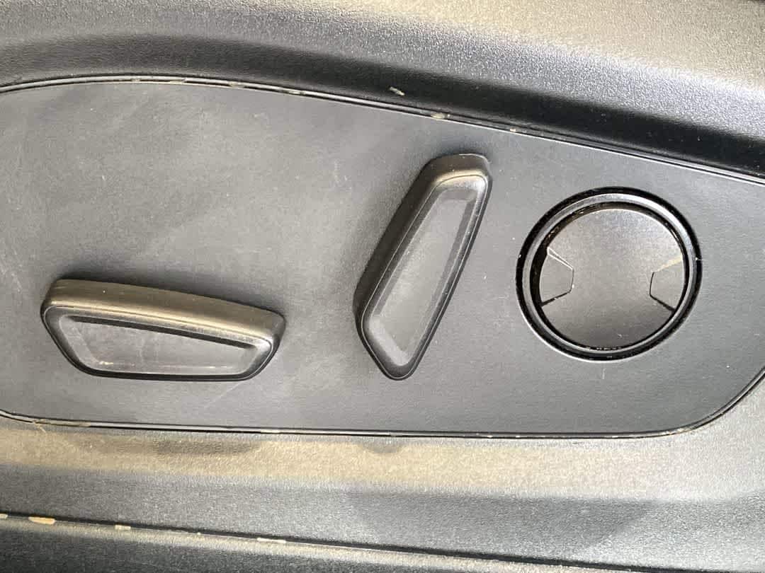 Thumbnail: 2022 Ford Explorer - 15