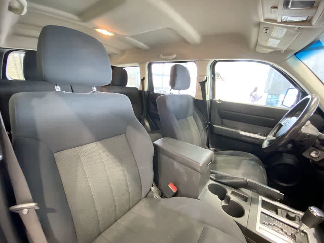 Thumbnail: 2011 Dodge Nitro - 25