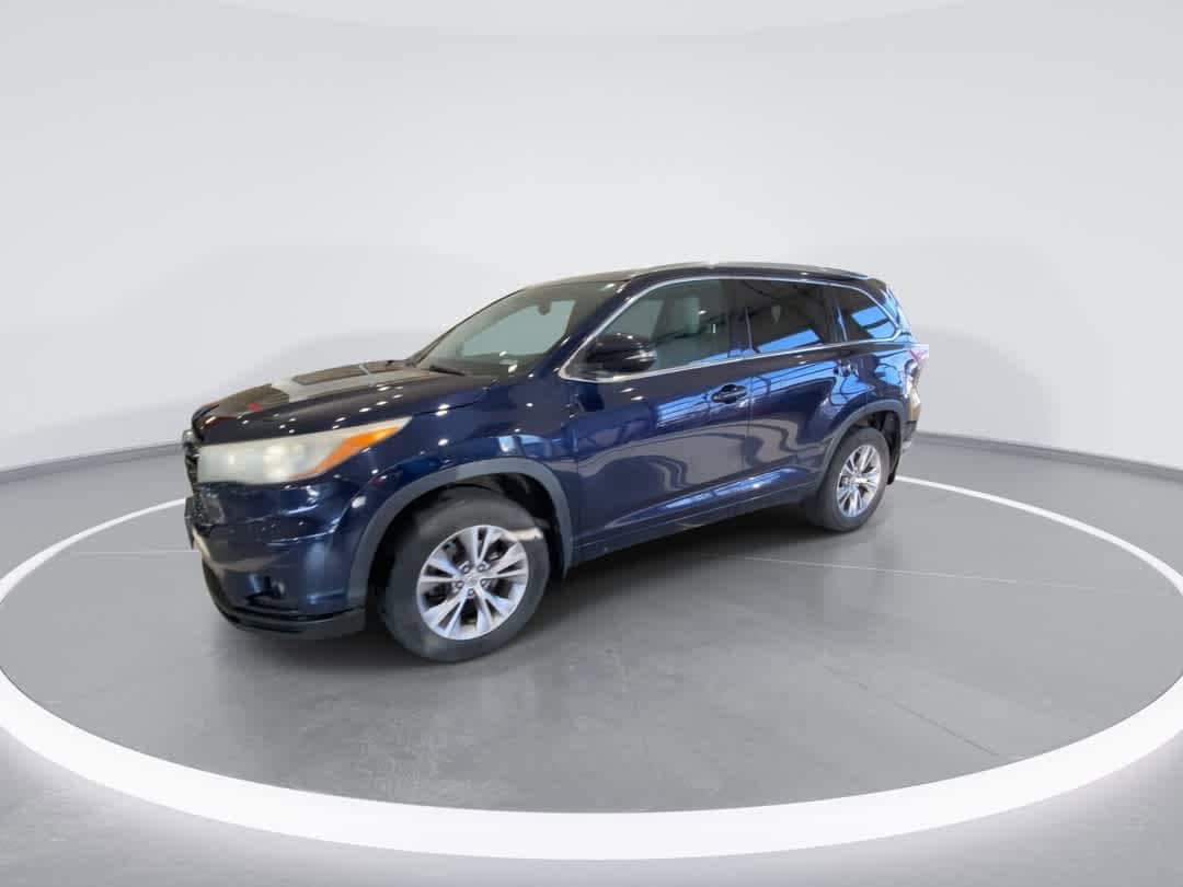 Thumbnail: 2015 Toyota Highlander - 4