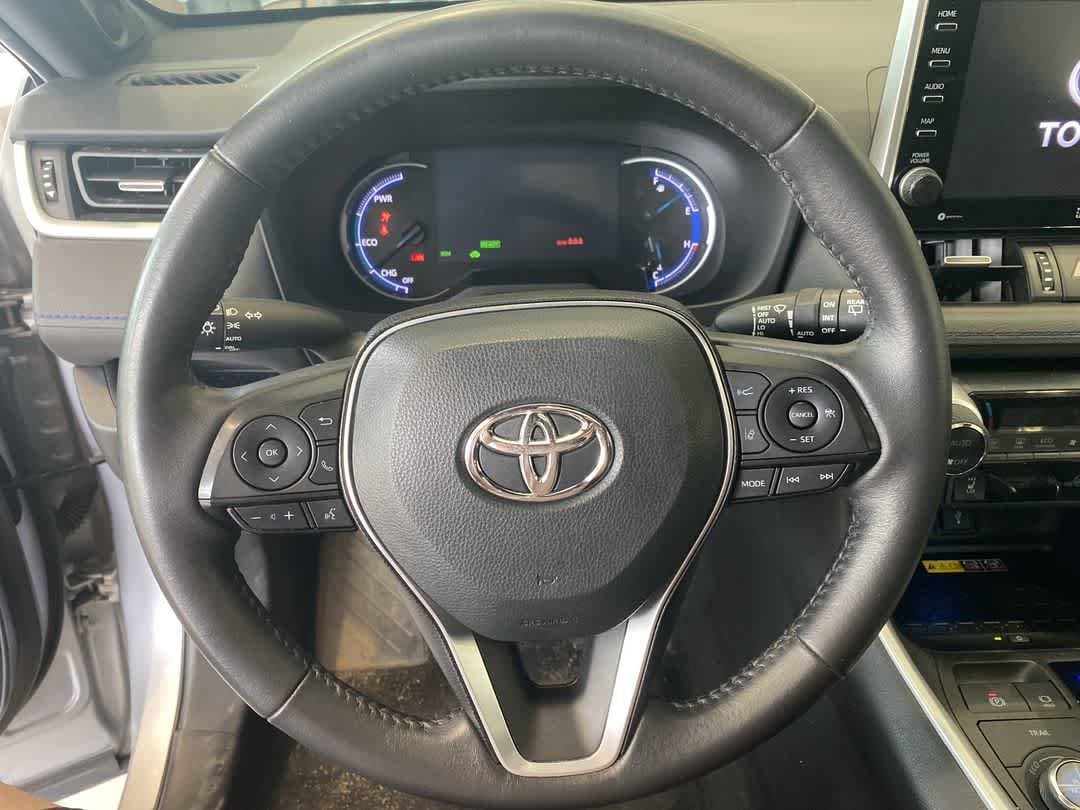 Thumbnail: 2022 Toyota RAV4 - 17