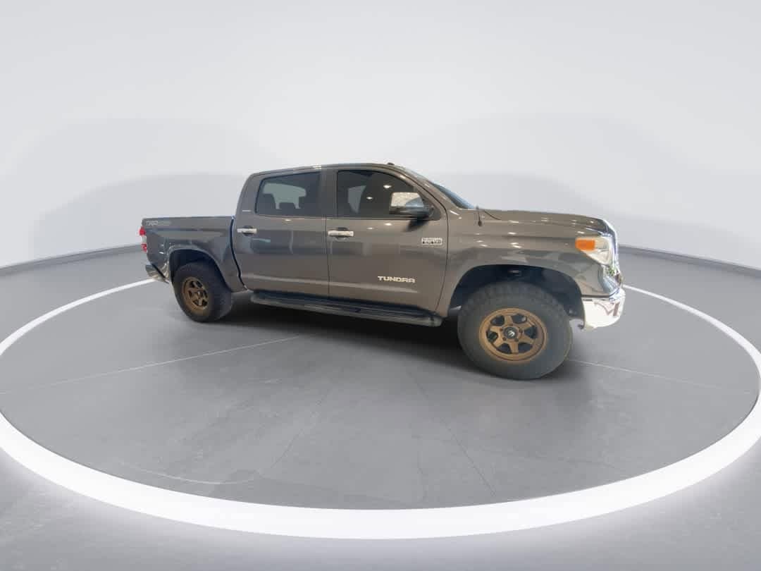 Thumbnail: 2017 Toyota Tundra - 9