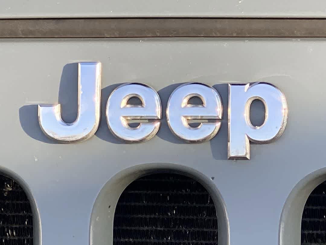 Thumbnail: 2015 Jeep Wrangler - 10