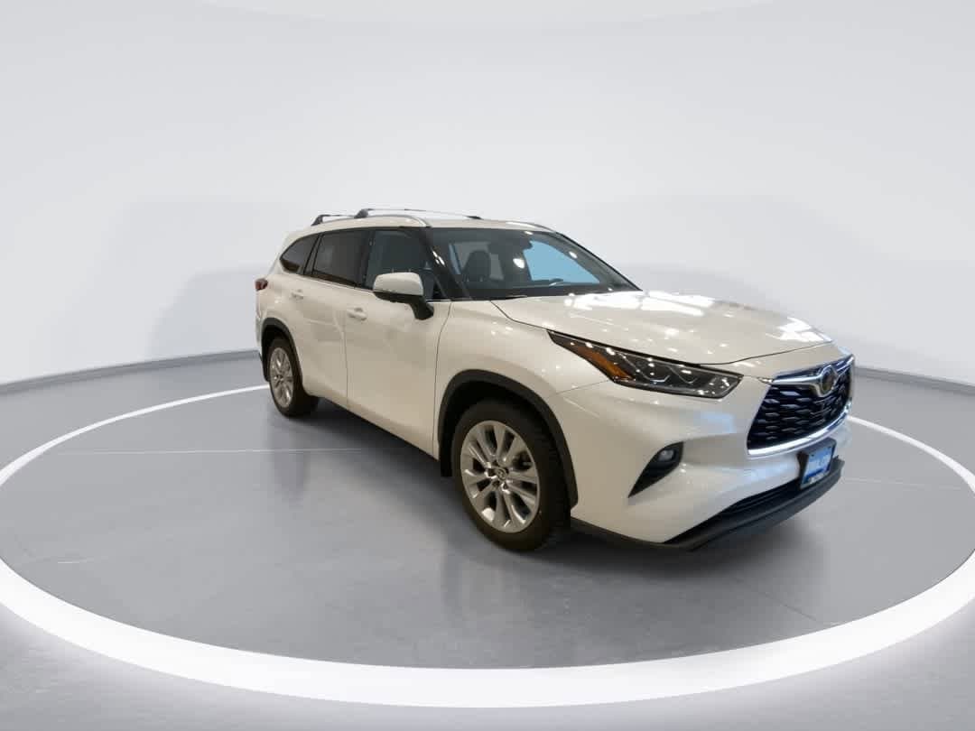 Thumbnail: 2023 Toyota Highlander - 2