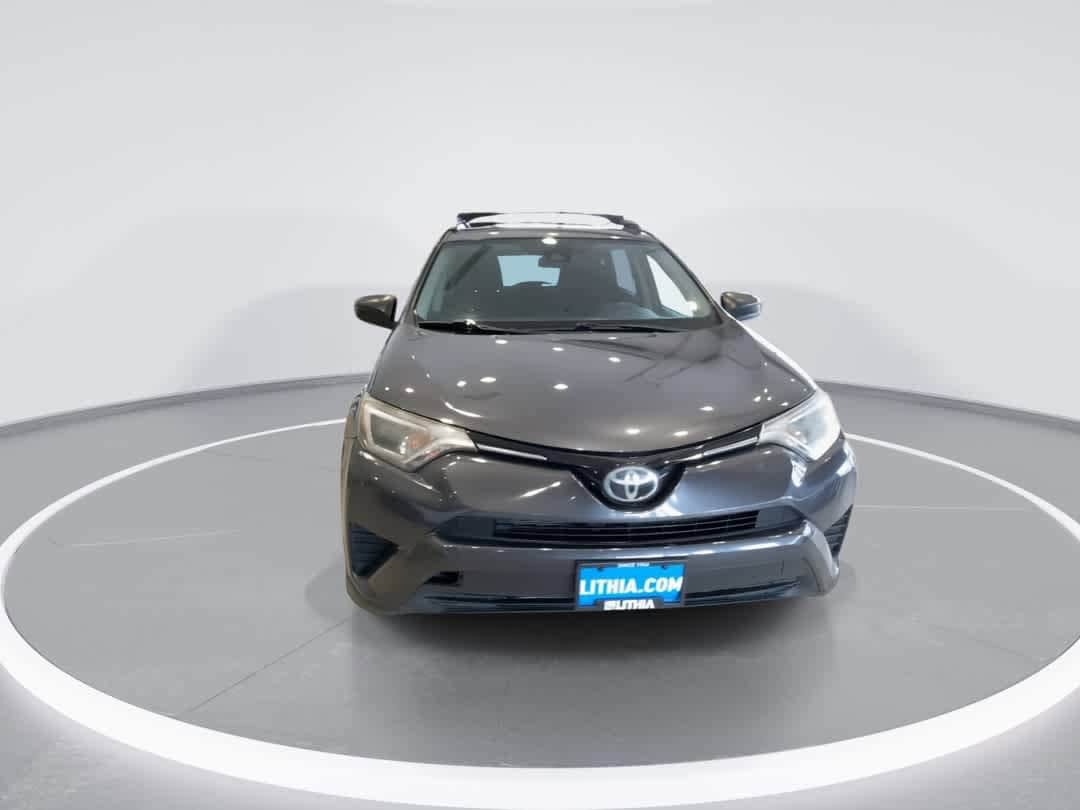 Thumbnail: 2018 Toyota RAV4 - 3