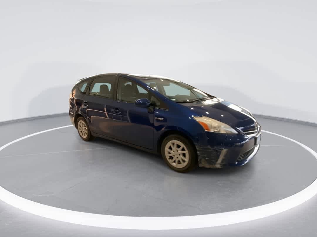 Thumbnail: 2012 Toyota Prius v - 2