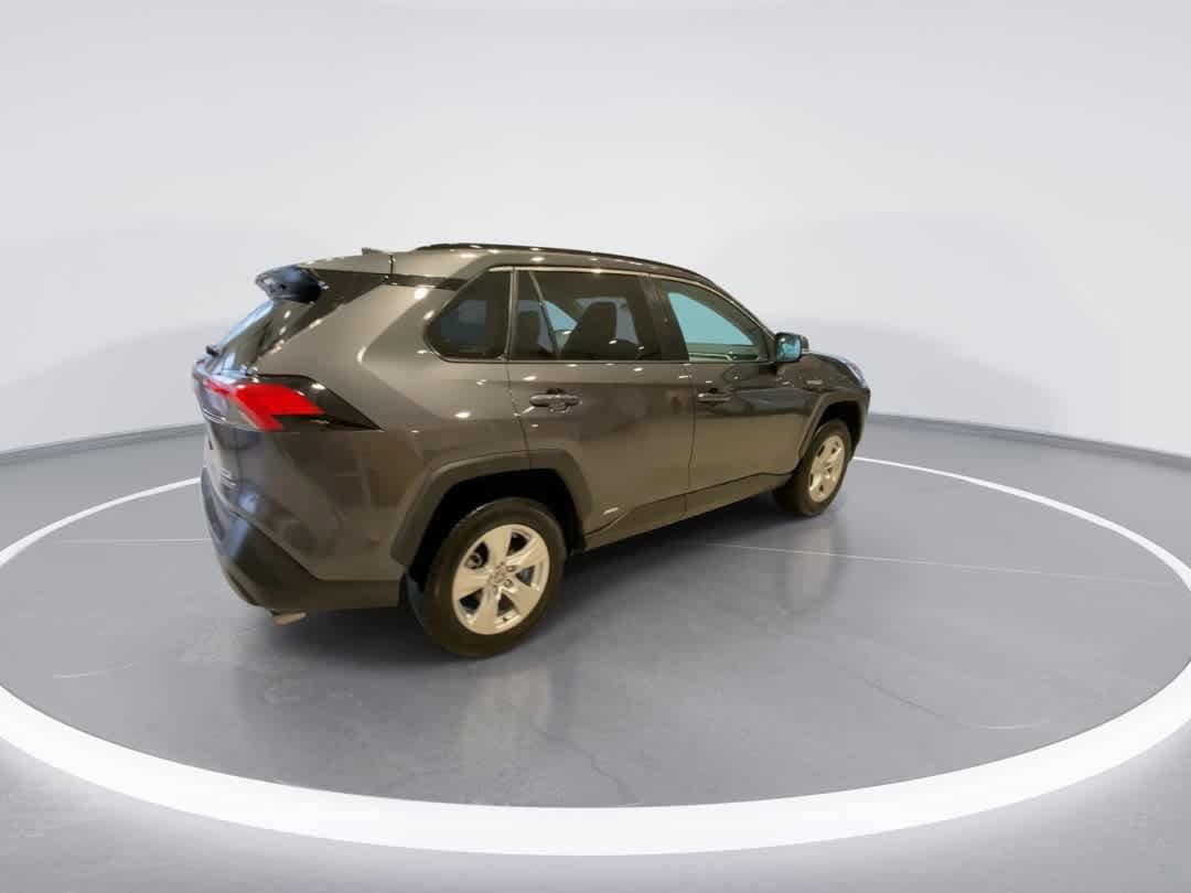 Thumbnail: 2021 Toyota RAV4 - 8