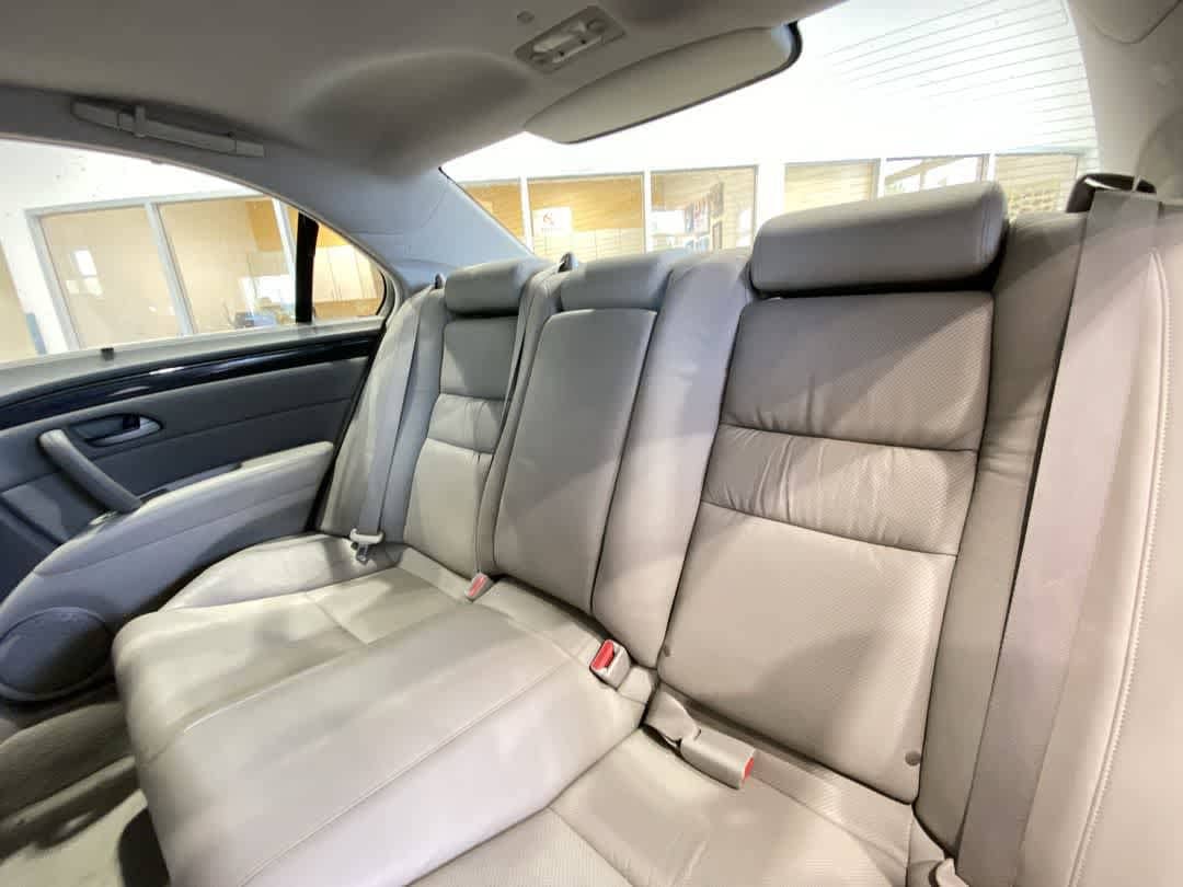 Thumbnail: 2010 Acura RL - 26