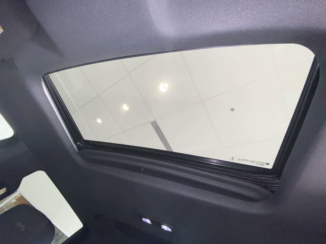 Thumbnail: 2019 Chevrolet Silverado 1500 - 23