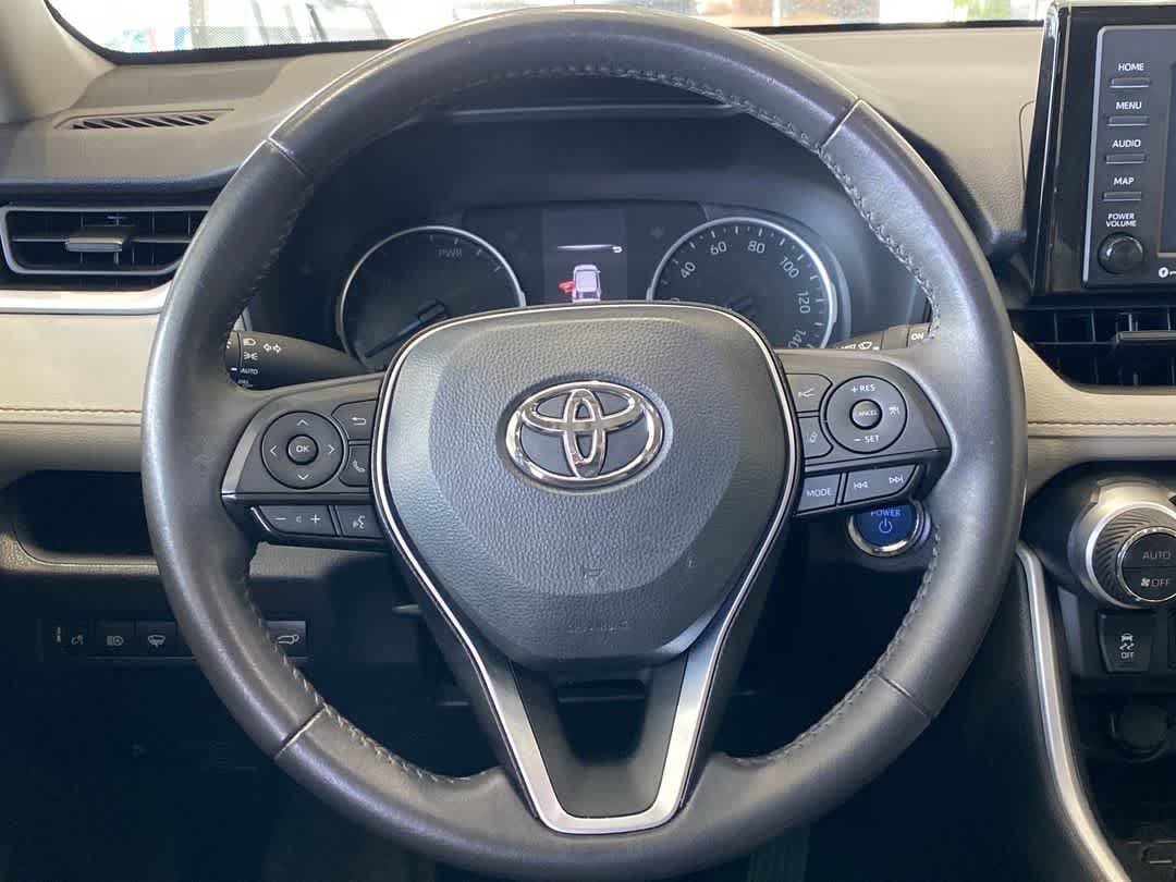 Thumbnail: 2022 Toyota RAV4 - 17