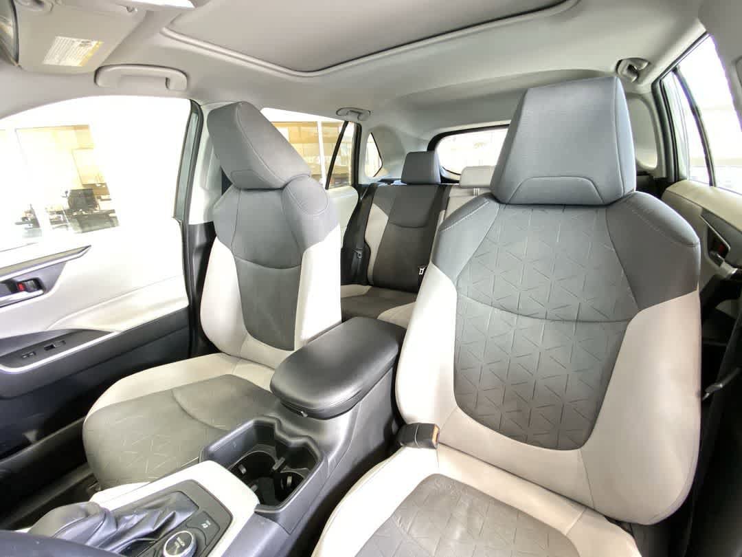 Thumbnail: 2022 Toyota RAV4 - 14