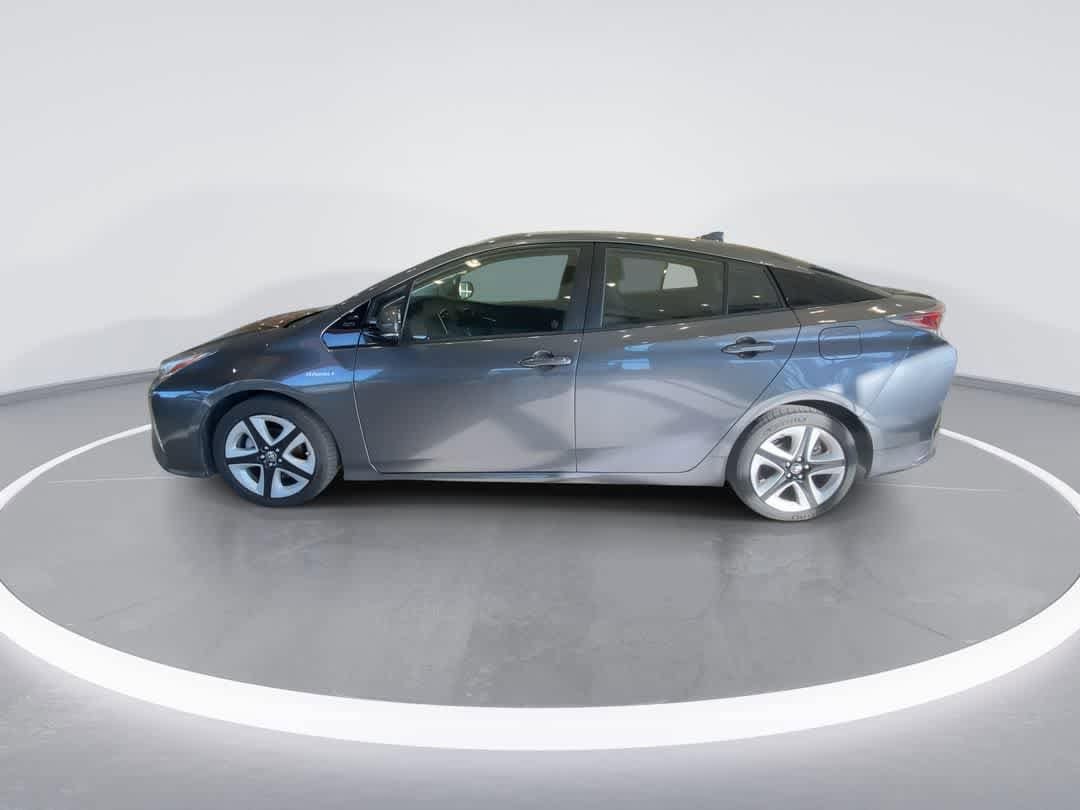 2016 Toyota Prius Three Touring 5