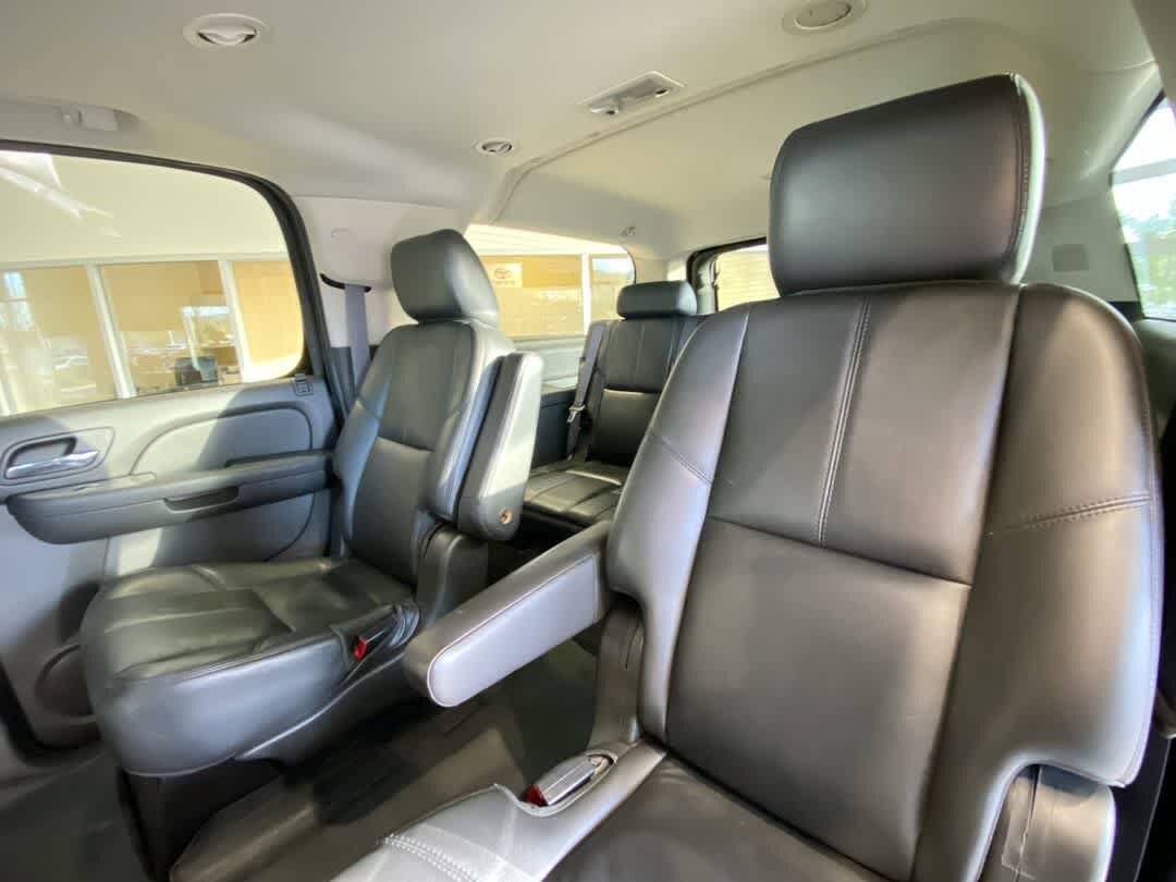 Thumbnail: 2013 Chevrolet Suburban - 25