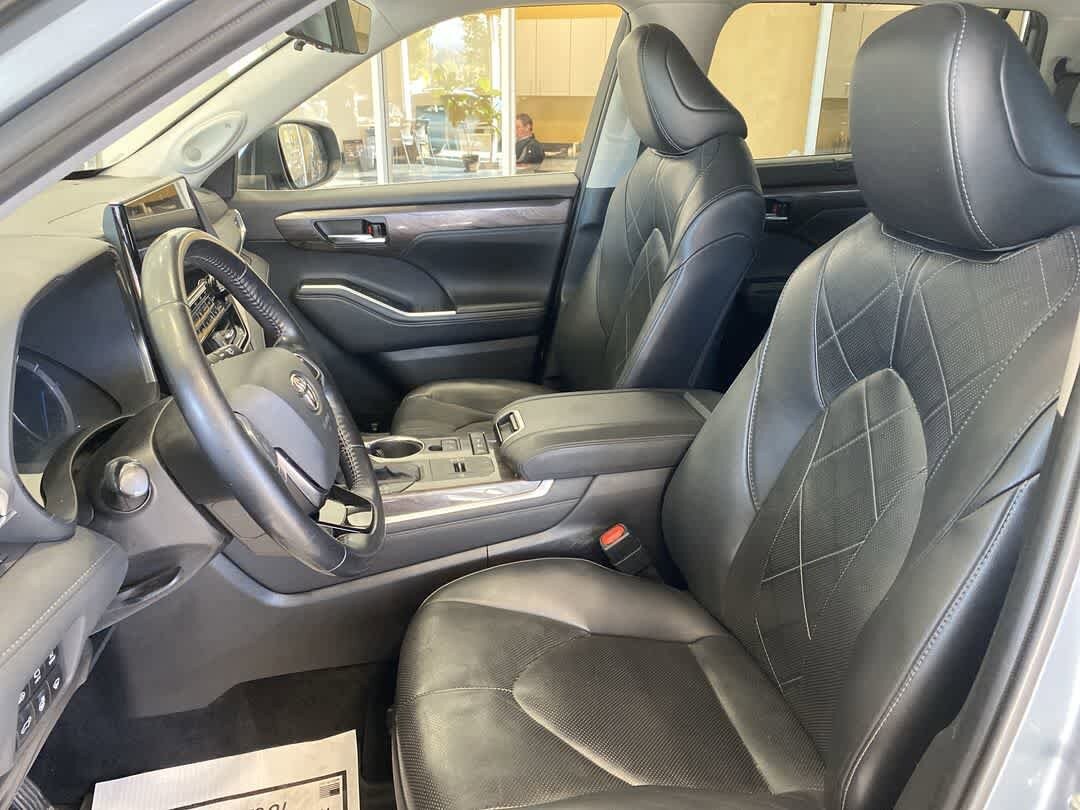 Thumbnail: 2021 Toyota Highlander - 14