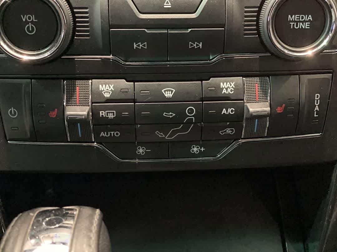 Thumbnail: 2016 Ford Explorer - 22