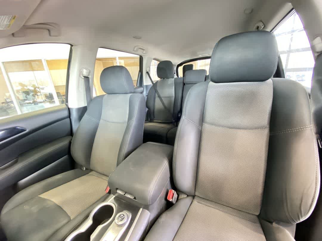 Thumbnail: 2017 Nissan Pathfinder - 14