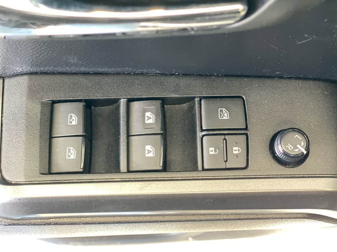 Thumbnail: 2020 Toyota Tacoma - 14