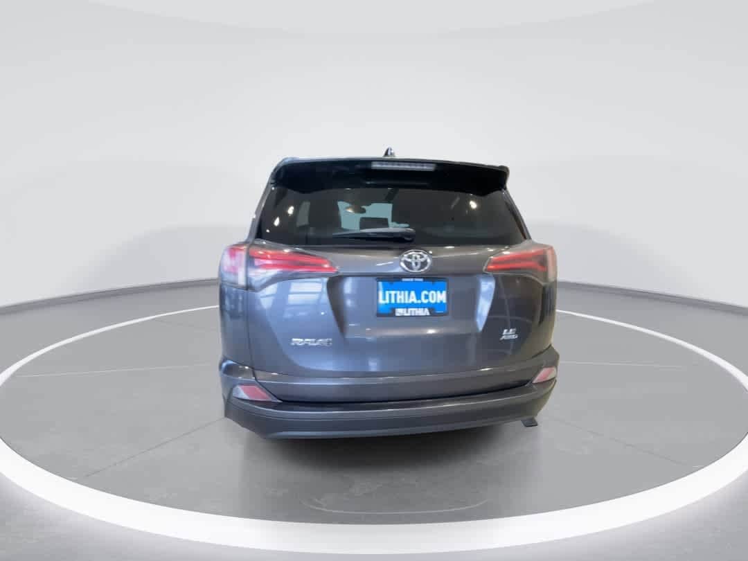 Thumbnail: 2018 Toyota RAV4 - 7