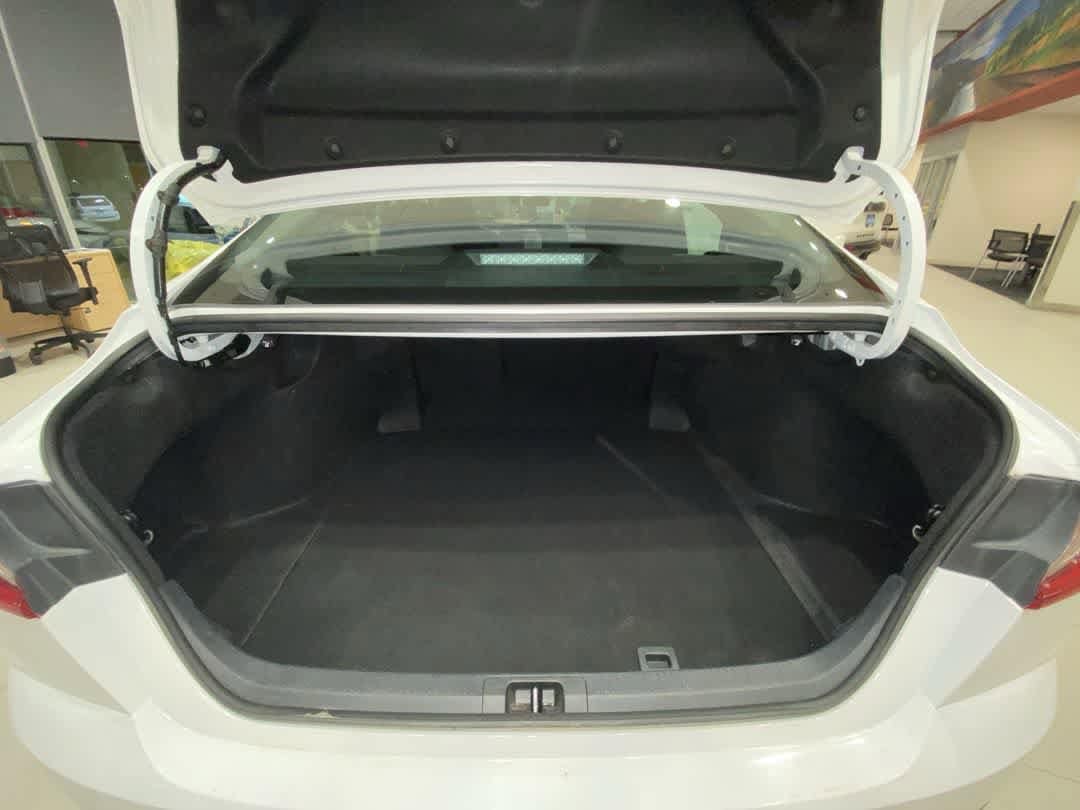 Thumbnail: 2025 Toyota Camry - 24