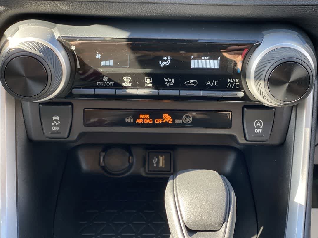 Thumbnail: 2025 Toyota RAV4 - 21