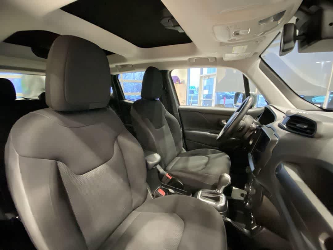 Thumbnail: 2018 Jeep Renegade - 25