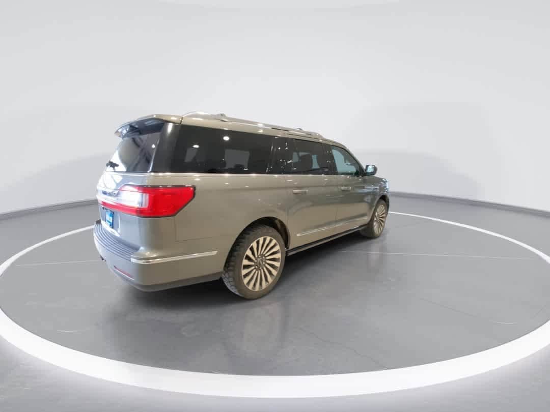 Thumbnail: 2020 Lincoln Navigator L - 8