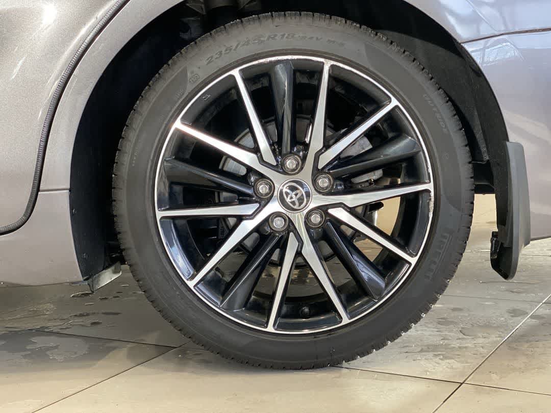 Thumbnail: 2022 Toyota Camry - 12