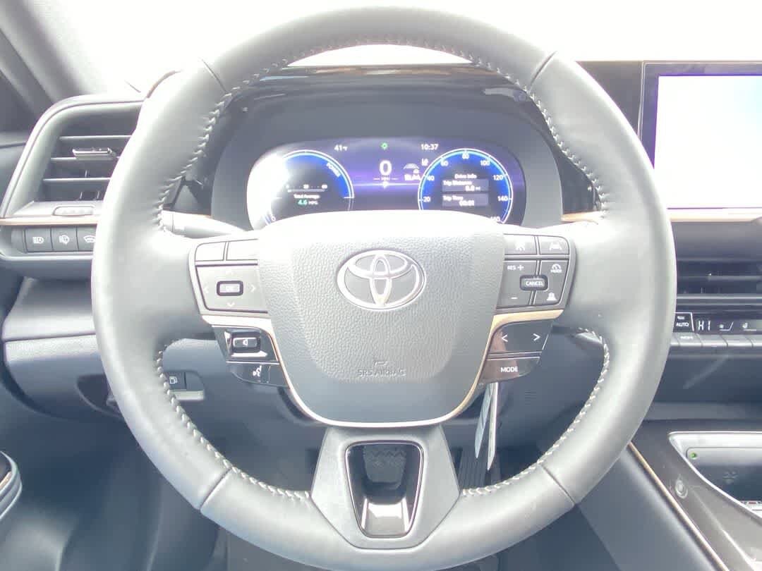Thumbnail: 2026 Toyota Crown Signia - 16