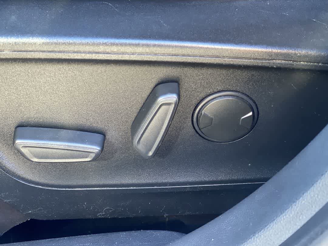 Thumbnail: 2020 Ford Escape - 15