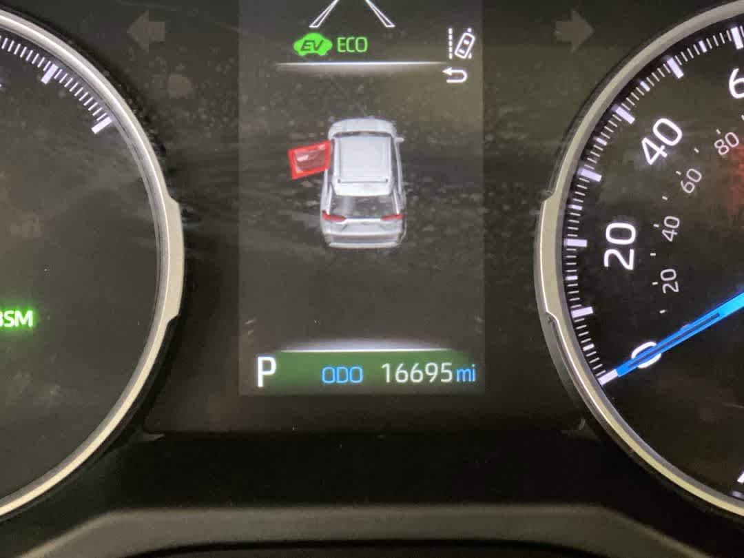 Thumbnail: 2021 Toyota RAV4 - 15