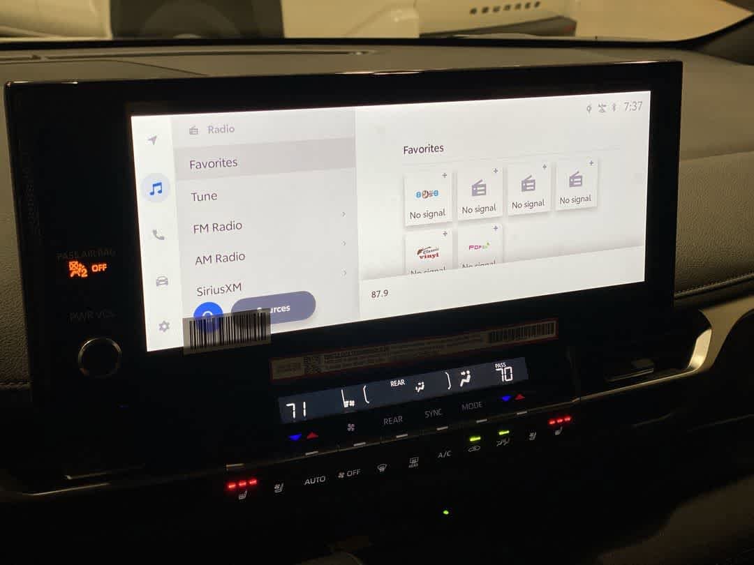 Thumbnail: 2025 Toyota Sienna - 18