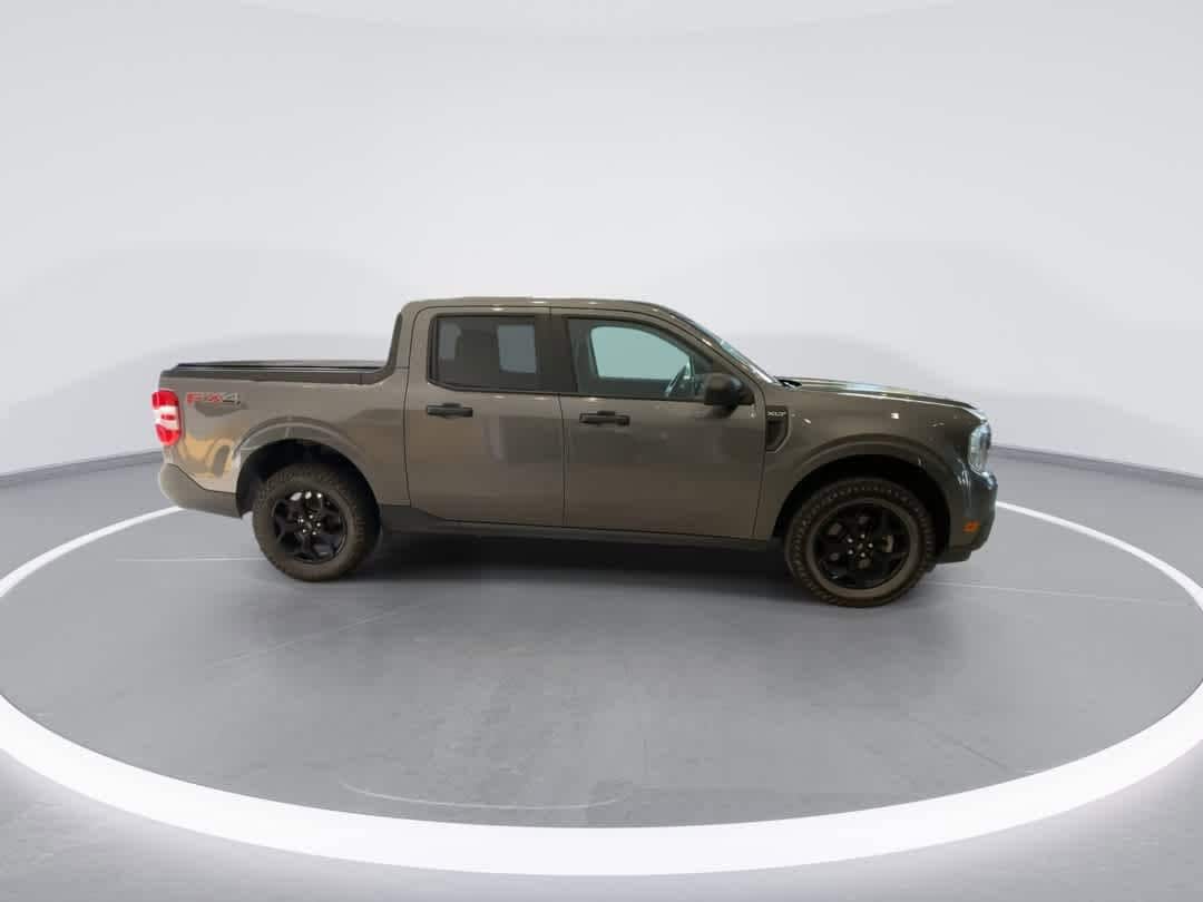 Thumbnail: 2022 Ford Maverick - 9