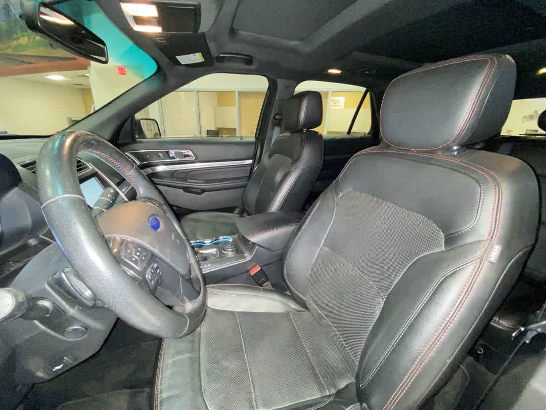 Thumbnail: 2016 Ford Explorer - 13