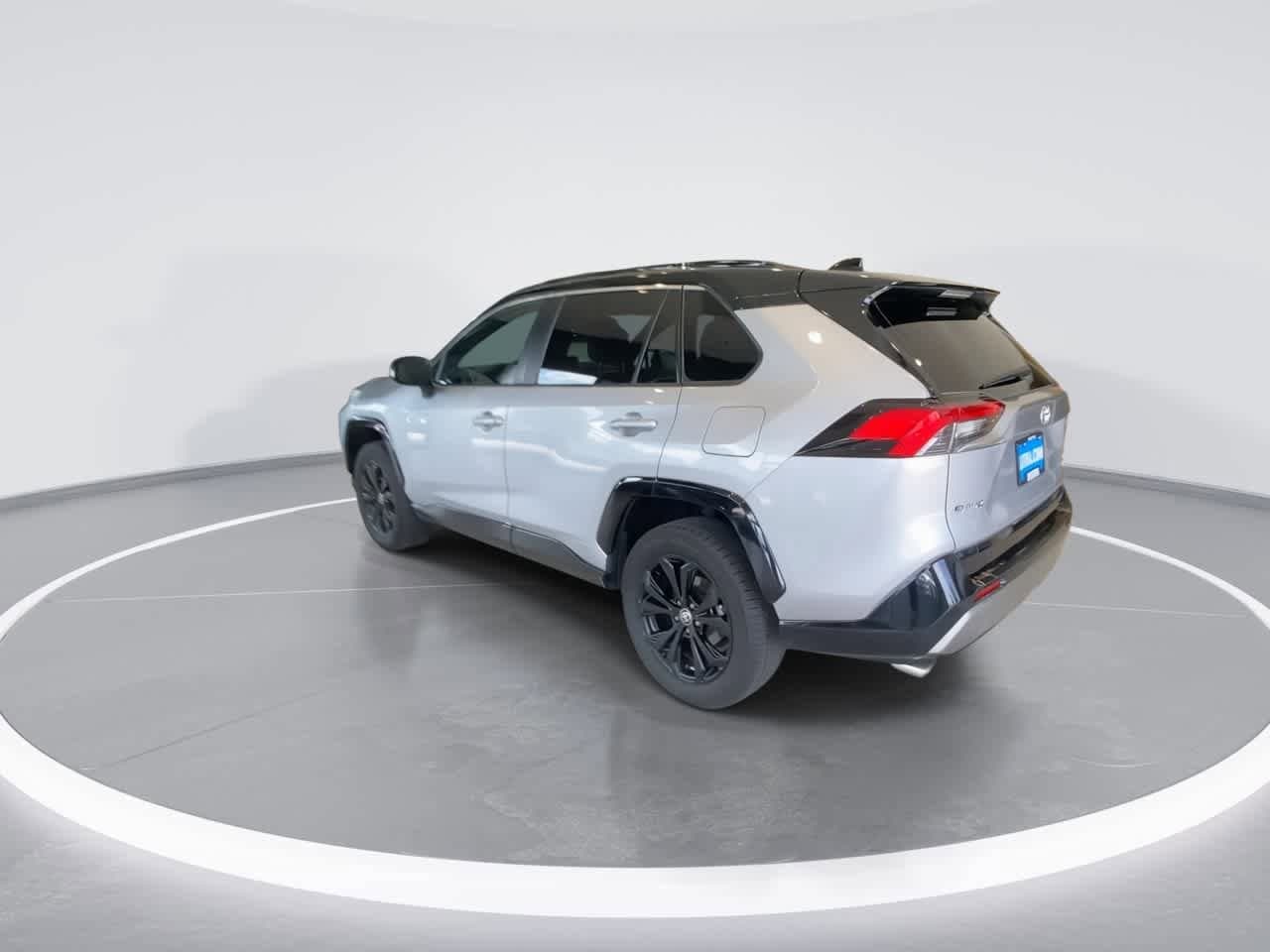 Thumbnail: 2022 Toyota RAV4 - 6