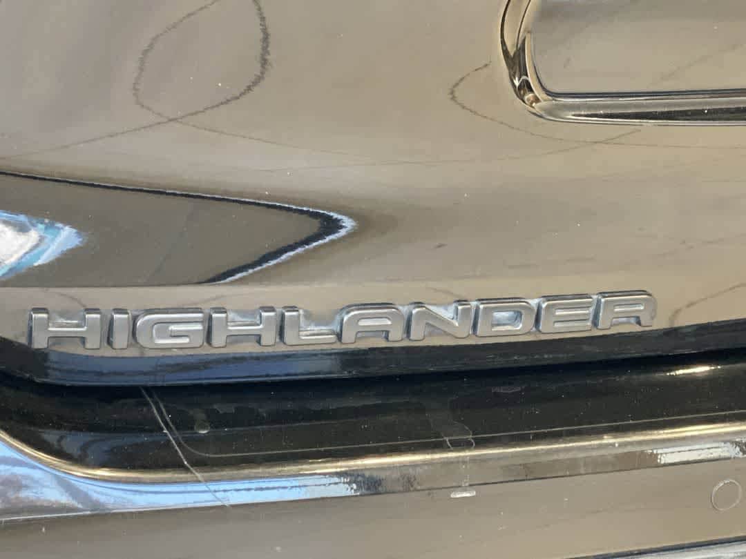 Thumbnail: 2023 Toyota Highlander - 10